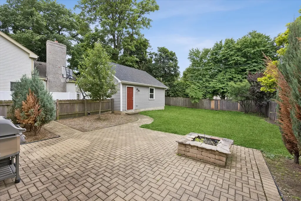 212 North Jackson Road Clarendon Hills IL 60514