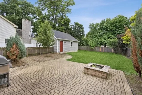 212 North Jackson Road Clarendon Hills IL 60514