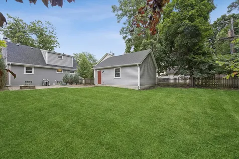 212 North Jackson Road Clarendon Hills IL 60514