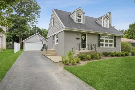 212 North Jackson Road Clarendon Hills IL 60514