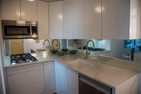 2144 North Lincoln Park W Chicago IL 60614