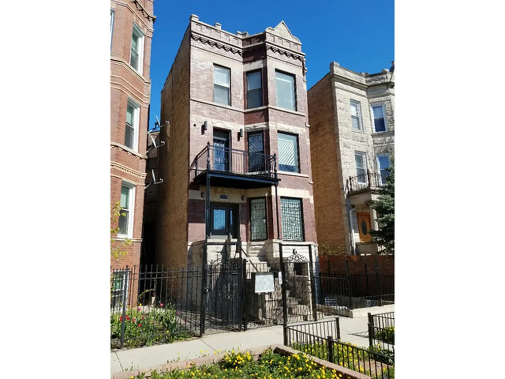 1437 North Washtenaw Avenue Chicago IL 60622