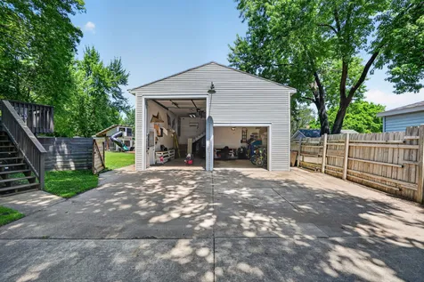 1212 Dean Street St. Charles IL 60174