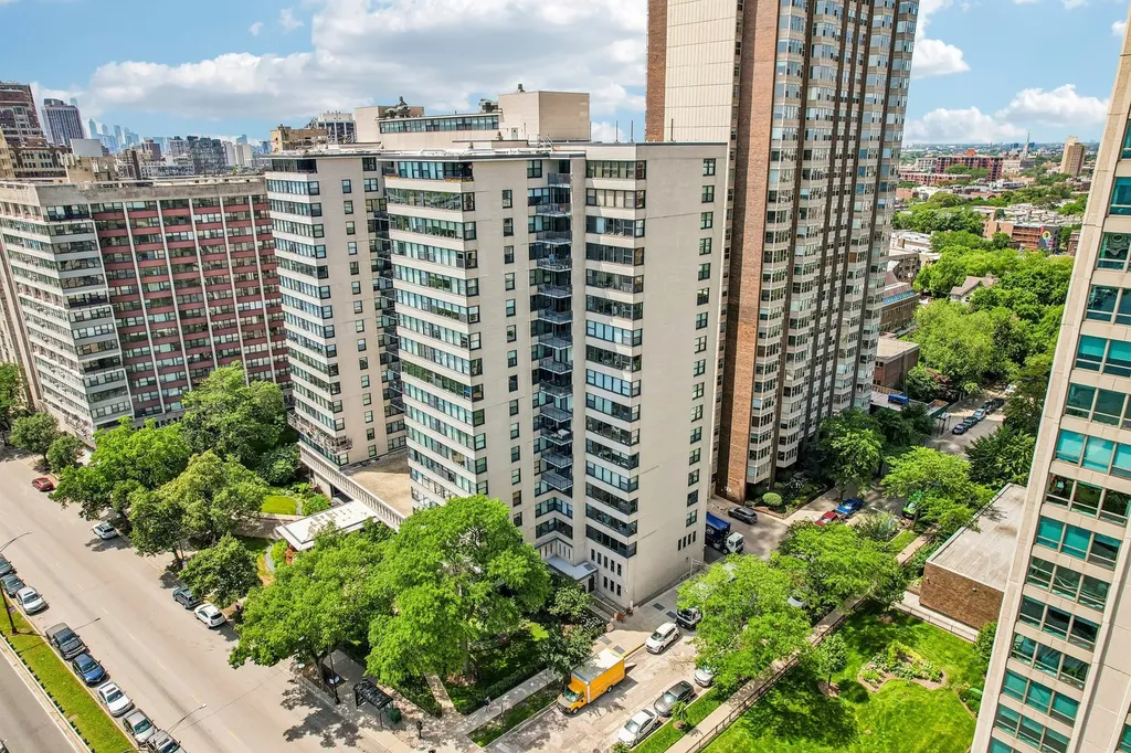 3440 North Lake Shore Drive Chicago IL 60657