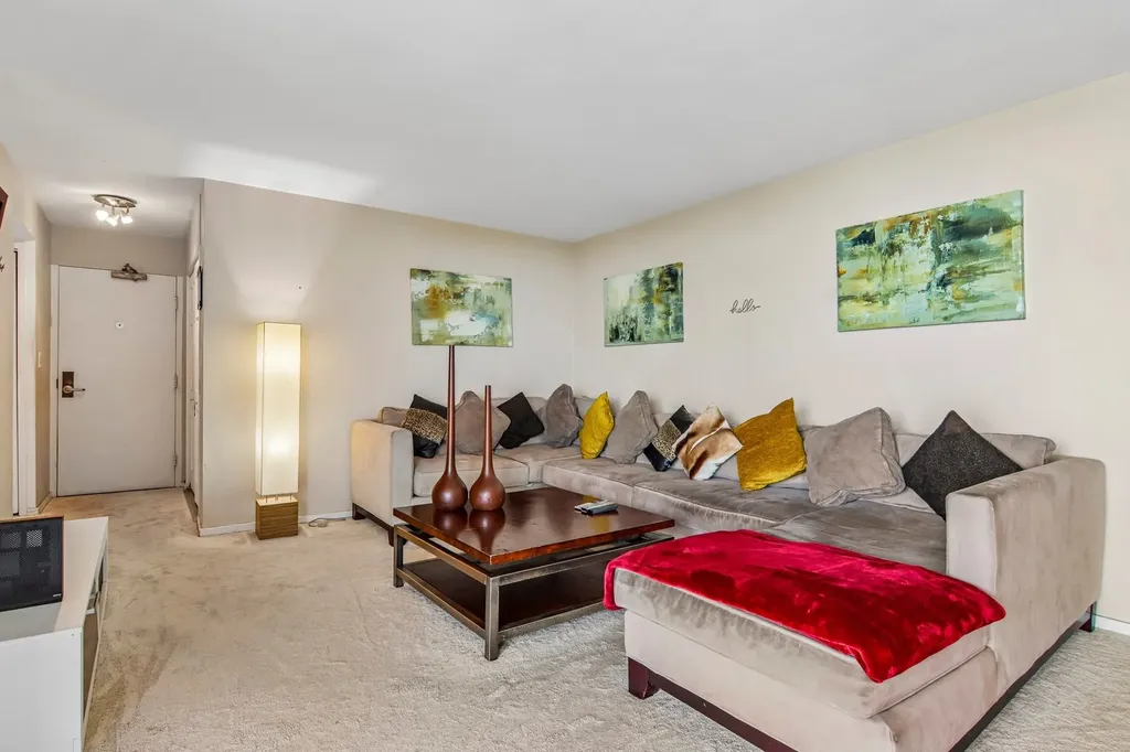 3440 North Lake Shore Drive Chicago IL 60657