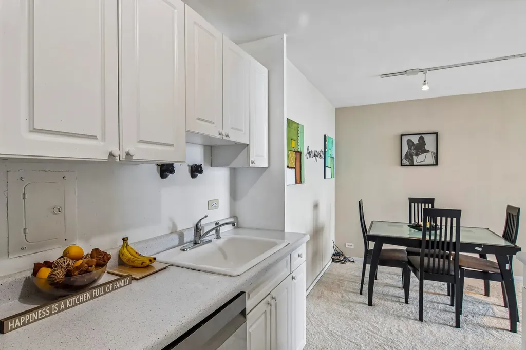3440 North Lake Shore Drive Chicago IL 60657
