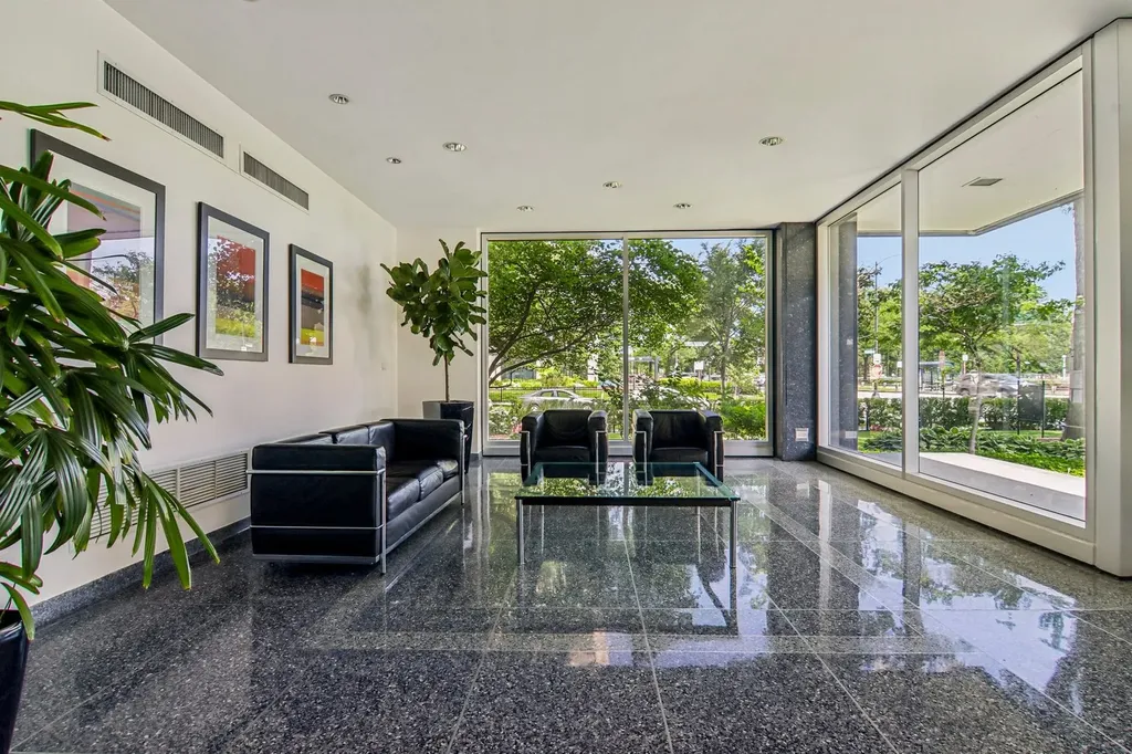 3440 North Lake Shore Drive Chicago IL 60657