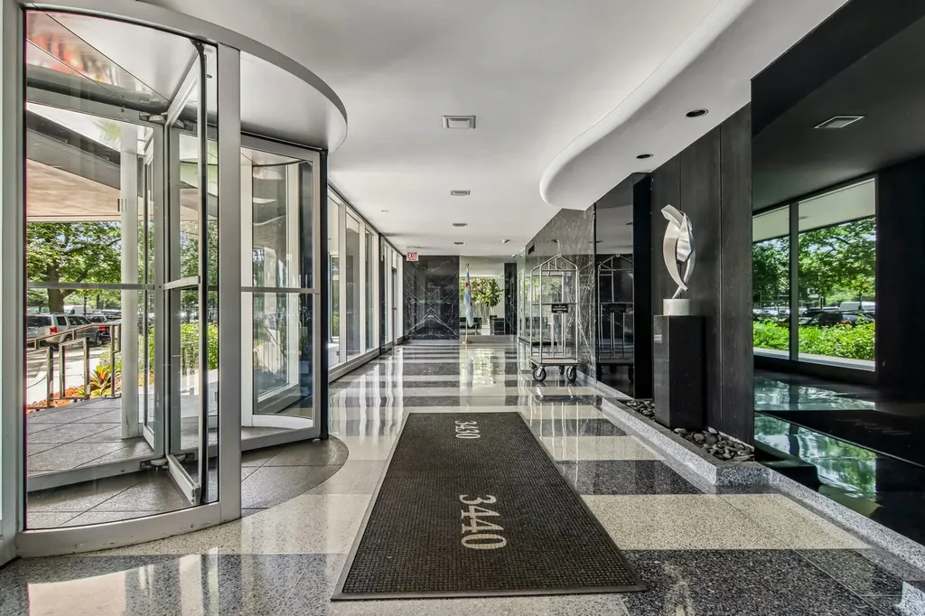 3440 North Lake Shore Drive Chicago IL 60657