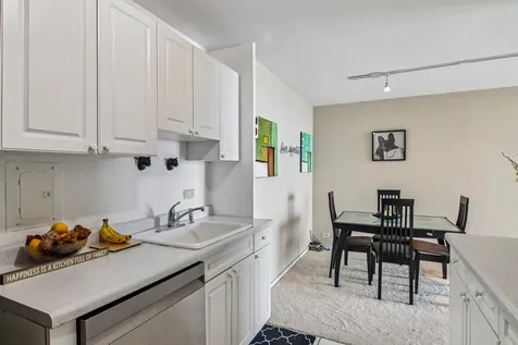 3440 North Lake Shore Drive Chicago IL 60657