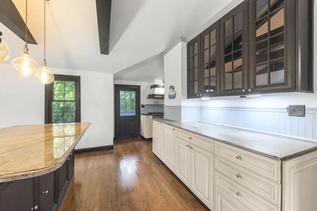 828 East 14th Street Lombard IL 60148