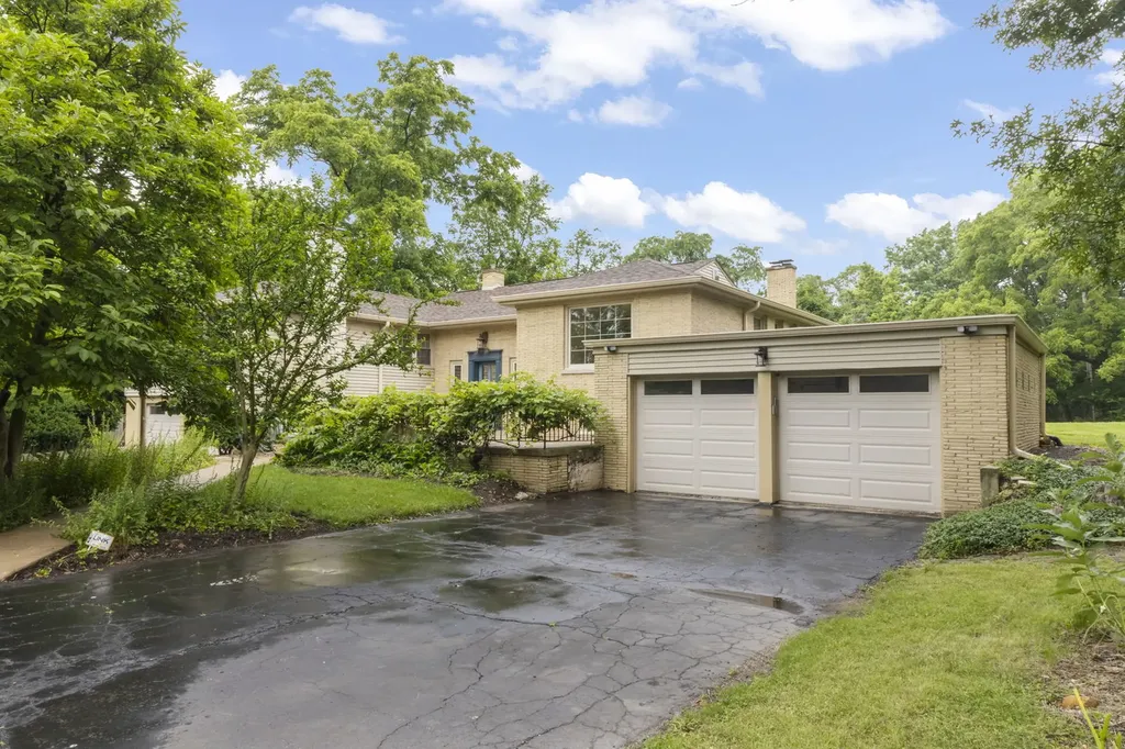 828 East 14th Street Lombard IL 60148