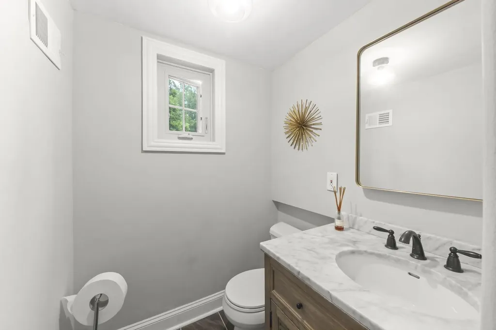 828 East 14th Street Lombard IL 60148