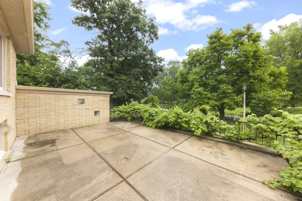 828 East 14th Street Lombard IL 60148