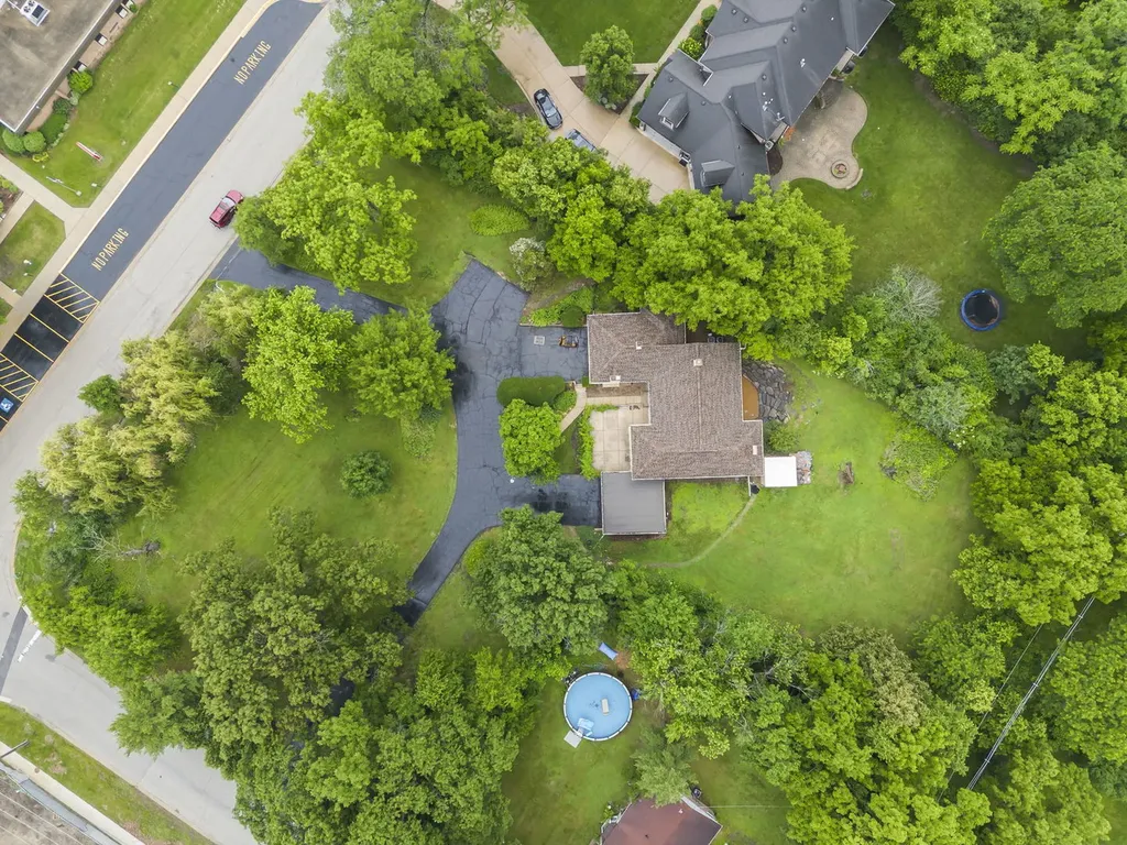 828 East 14th Street Lombard IL 60148