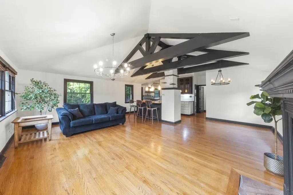 828 East 14th Street Lombard IL 60148