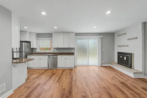 1704 South Highland Avenue Arlington Heights IL 60005
