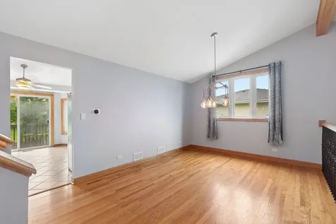 8850 West 98th Place Palos Hills IL 60465