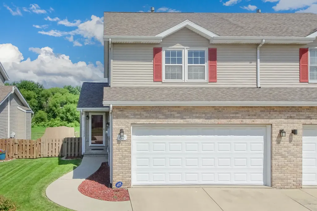 62 Vermont Avenue Bloomington IL 61701