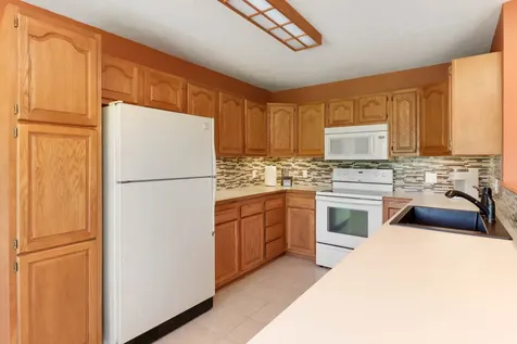 62 Vermont Avenue Bloomington IL 61701