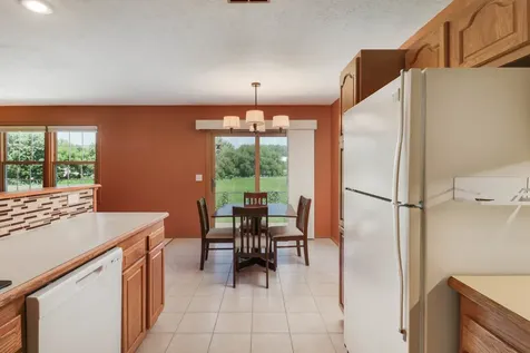62 Vermont Avenue Bloomington IL 61701
