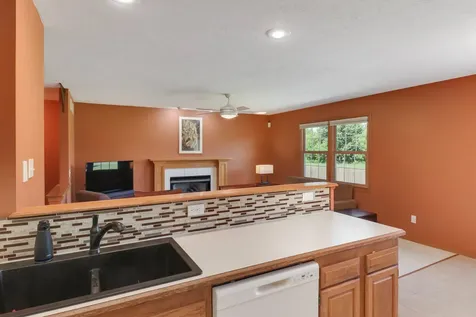 62 Vermont Avenue Bloomington IL 61701