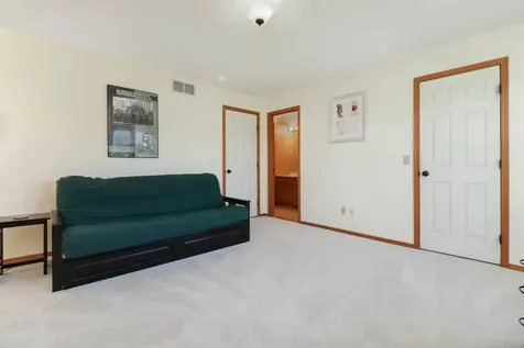 62 Vermont Avenue Bloomington IL 61701
