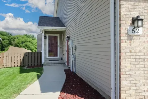 62 Vermont Avenue Bloomington IL 61701