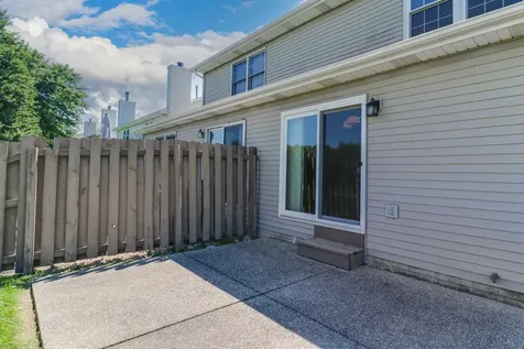 62 Vermont Avenue Bloomington IL 61701