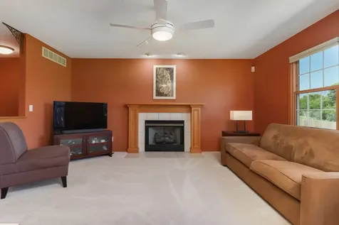 62 Vermont Avenue Bloomington IL 61701