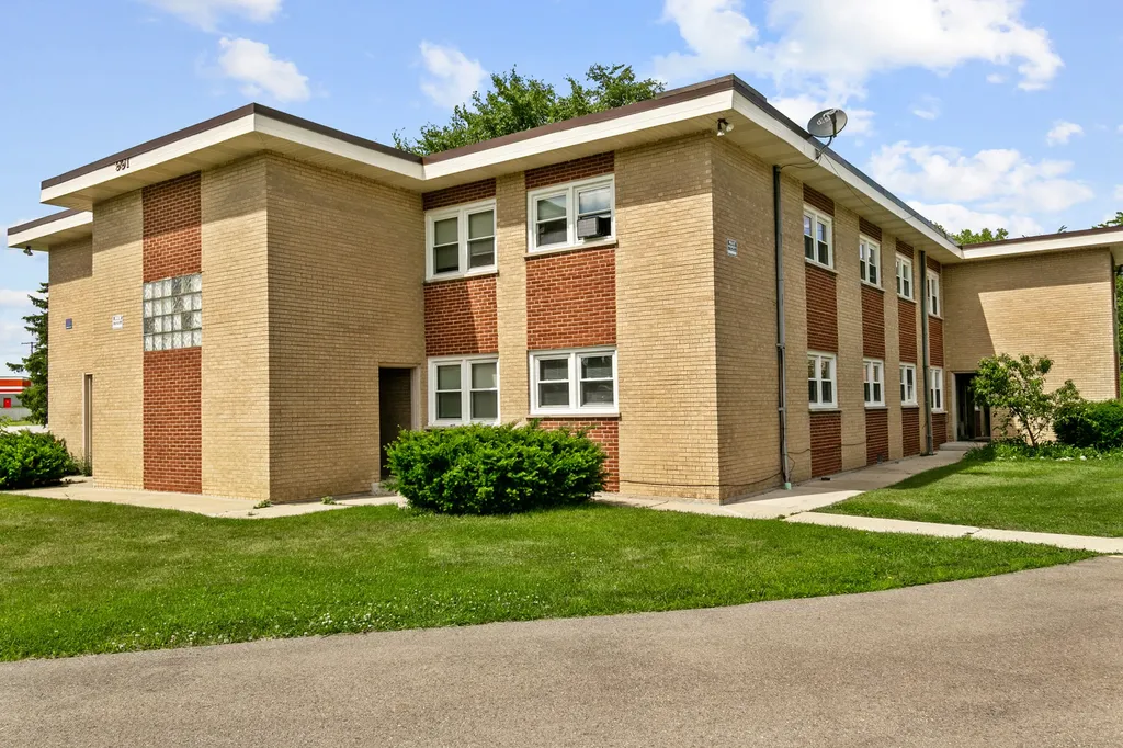 1021 Tollview Avenue Aurora IL 60505