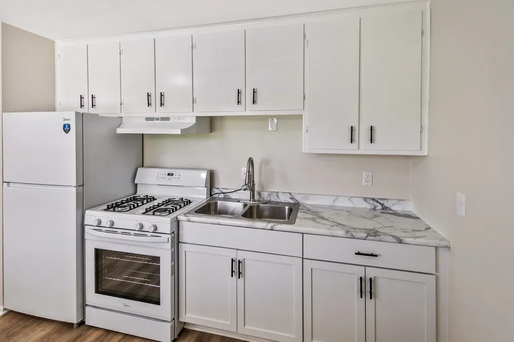 1021 Tollview Avenue Aurora IL 60505