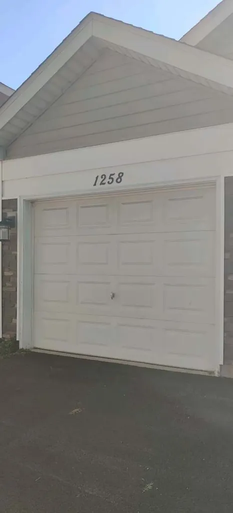 1258 Cranbrook Drive Schaumburg IL 60193