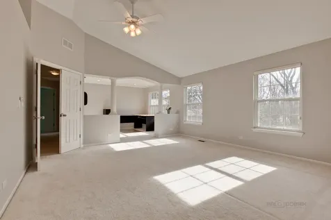 33 River Oaks Circle E Buffalo Grove IL 60089