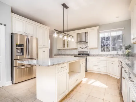 33 River Oaks Circle E Buffalo Grove IL 60089