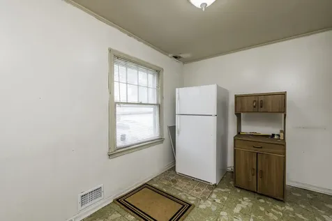 1819 Seymour Avenue North Chicago IL 60064