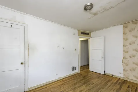 1819 Seymour Avenue North Chicago IL 60064
