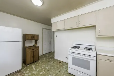 1819 Seymour Avenue North Chicago IL 60064