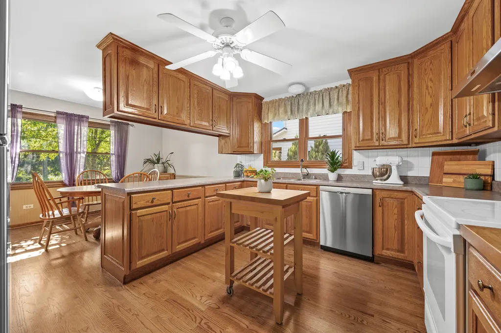 4600 Roslyn Road Downers Grove IL 60515