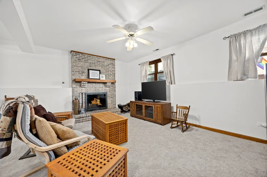4600 Roslyn Road Downers Grove IL 60515