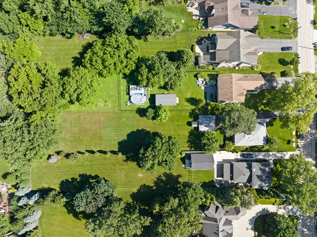 4600 Roslyn Road Downers Grove IL 60515