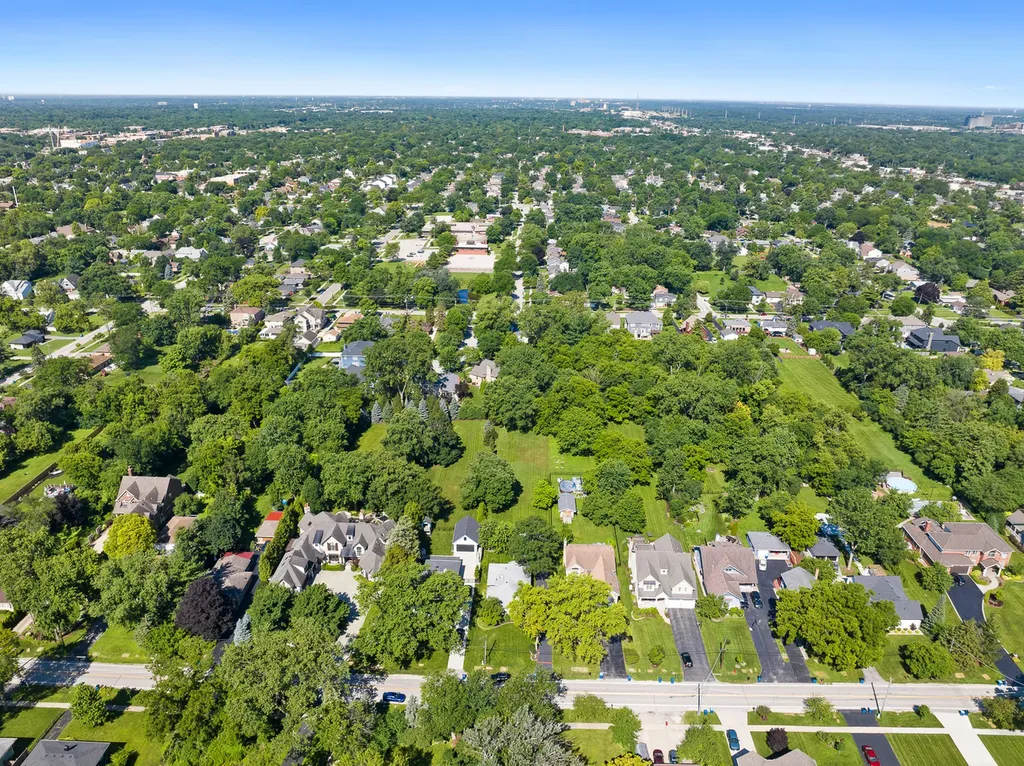 4600 Roslyn Road Downers Grove IL 60515