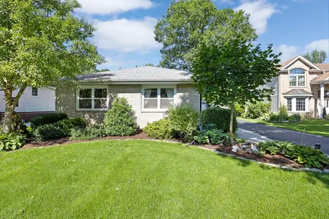4600 Roslyn Road Downers Grove IL 60515
