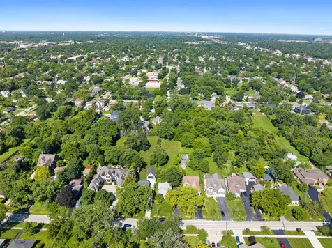 4600 Roslyn Road Downers Grove IL 60515