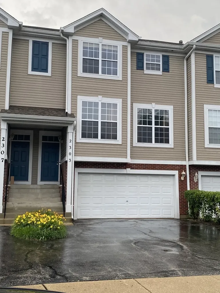 2303 Hudson Circle Aurora IL 60502
