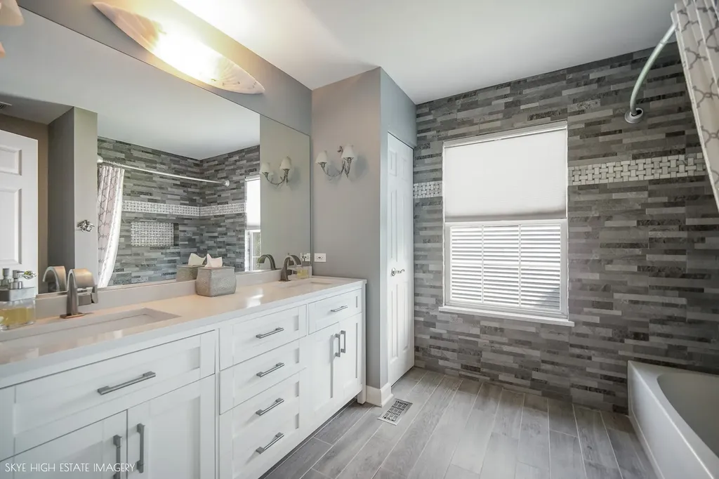 5280 Burnham Street Lisle IL 60532