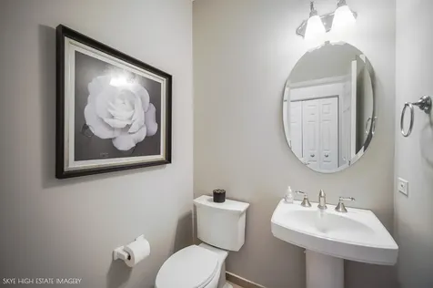 5280 Burnham Street Lisle IL 60532