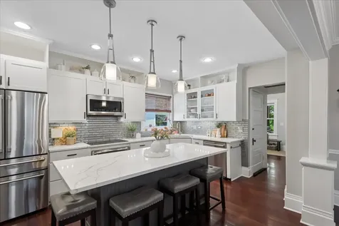 307 Elm Court Libertyville IL 60048