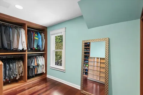 307 Elm Court Libertyville IL 60048