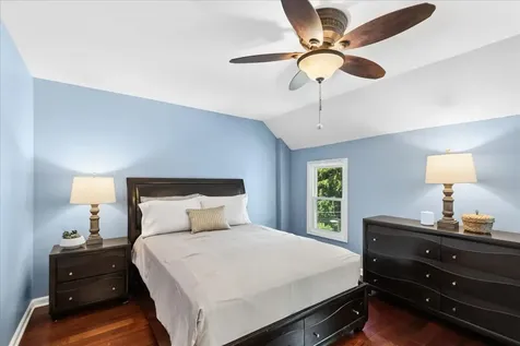 307 Elm Court Libertyville IL 60048