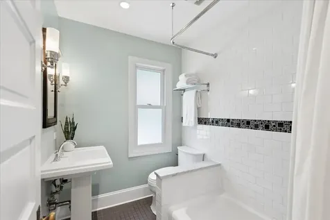307 Elm Court Libertyville IL 60048